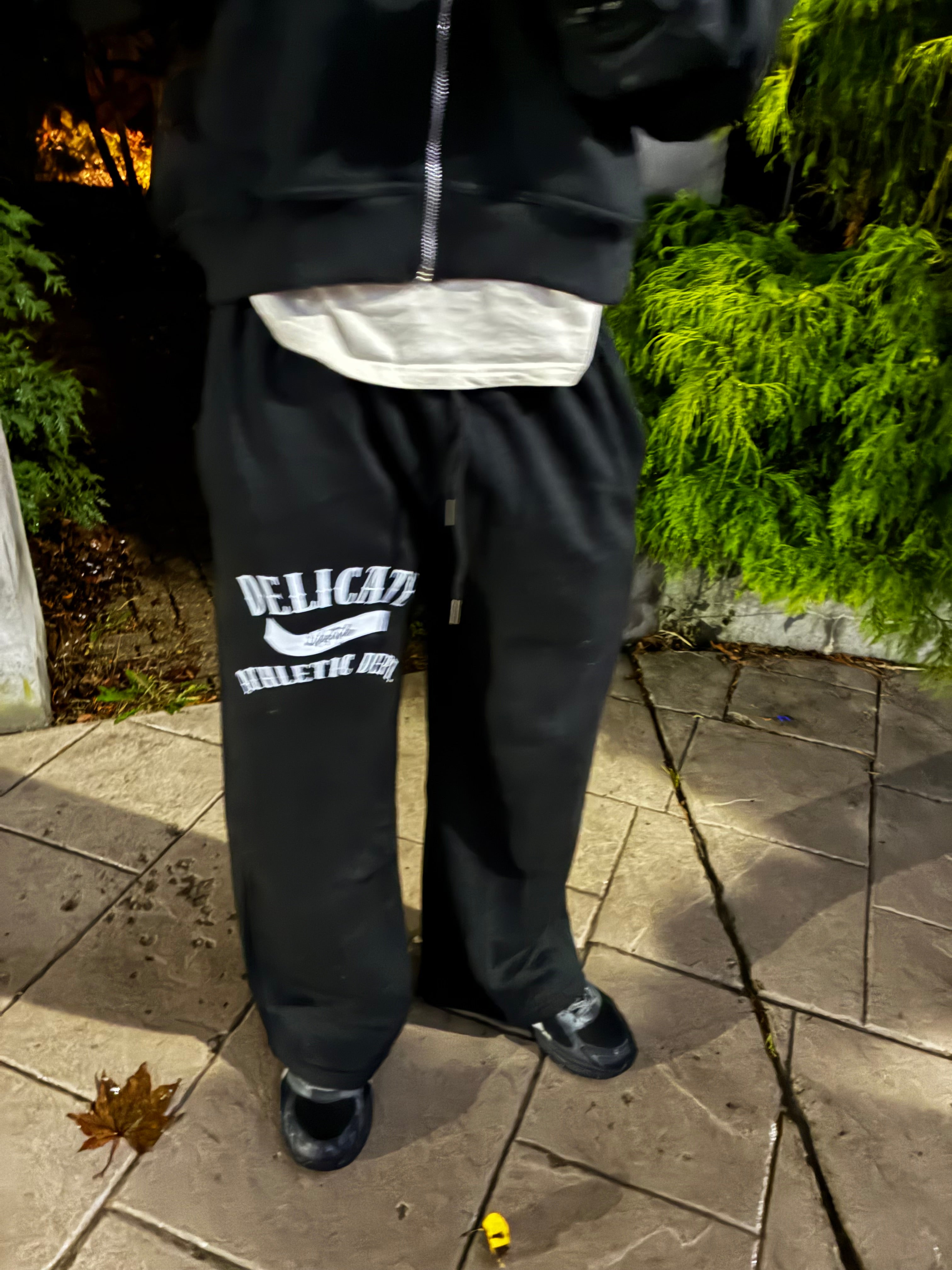“STARLIGHT” SWEATPANTS (Black)